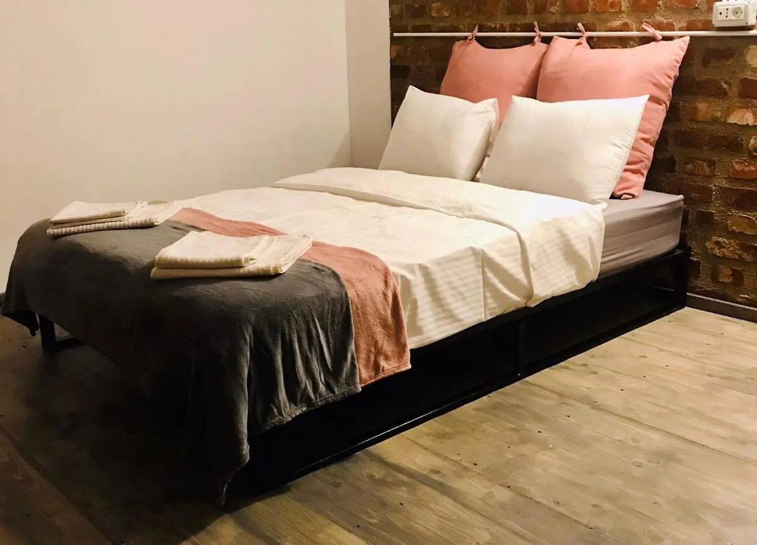 ゲストハウス Amos Homes Accommodation ブカレスト ルーマニア