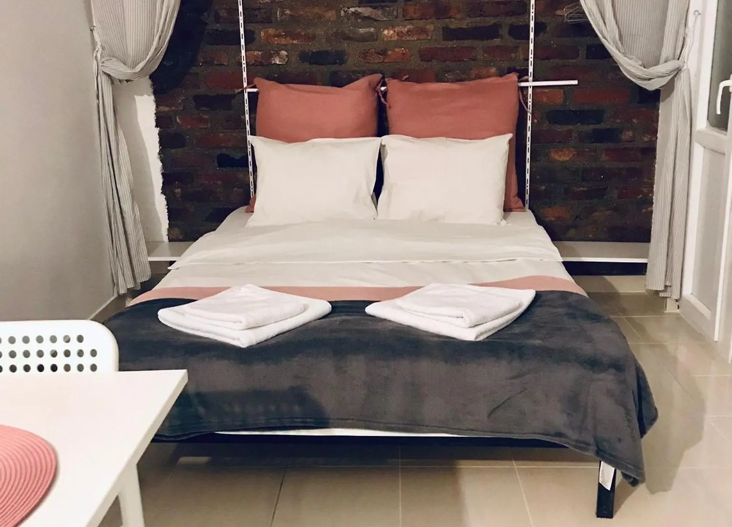 Amos Homes Accommodation ブカレスト 0*,  ルーマニア