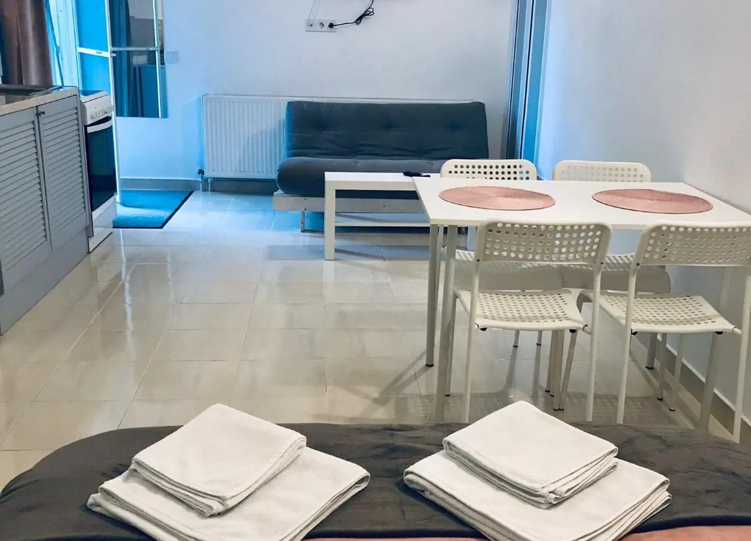Amos Homes Accommodation Bucureşti 0*,