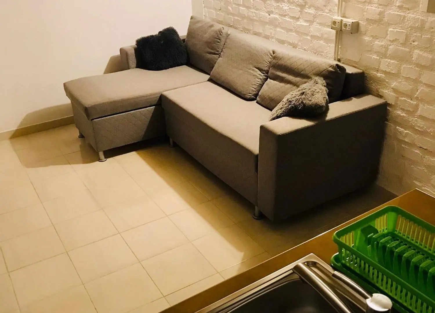 Amos Homes Accommodation Bucureşti 0*,